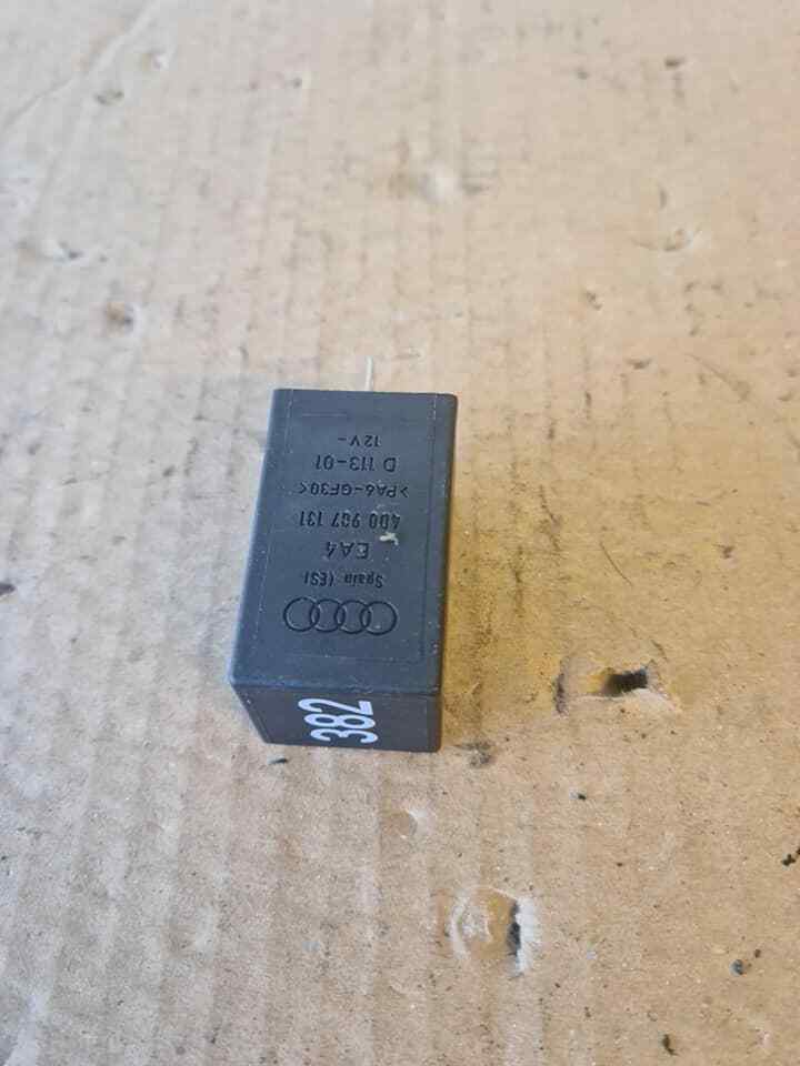 AUDI A3 8L ENTRY LIGHT RELAY 4D0 907 131 1998-2003