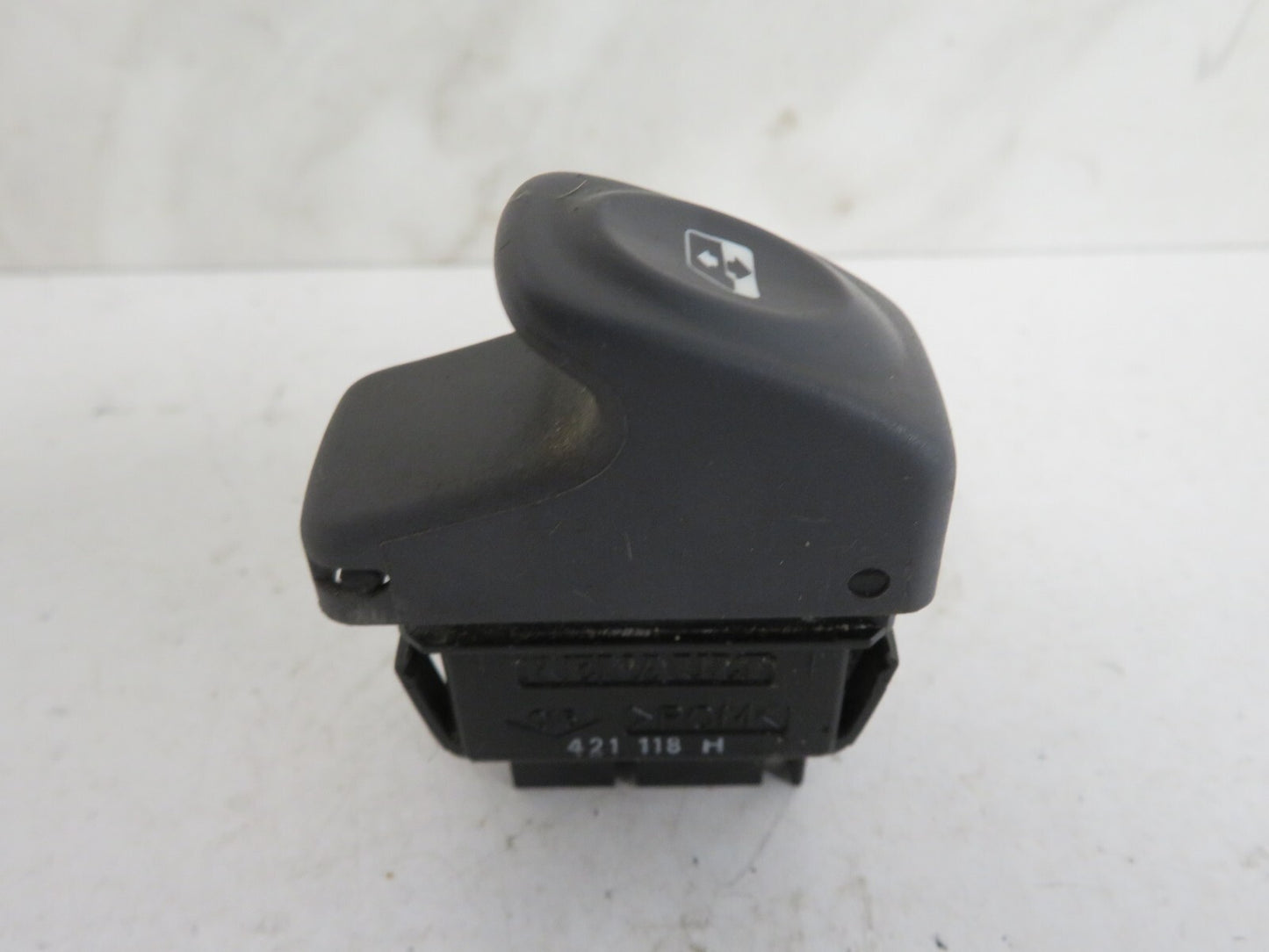 RENAULT CLIO MK2 REAR WINDOW SWITCH 1998-2001 A1652-13