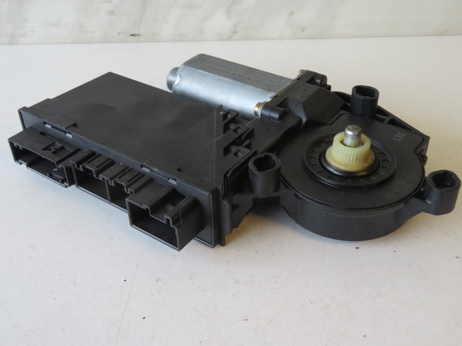 PORSCHE CAYENNE 955 OSR WINDOW MOTOR 3d2959794 2000-2004 AMS1020