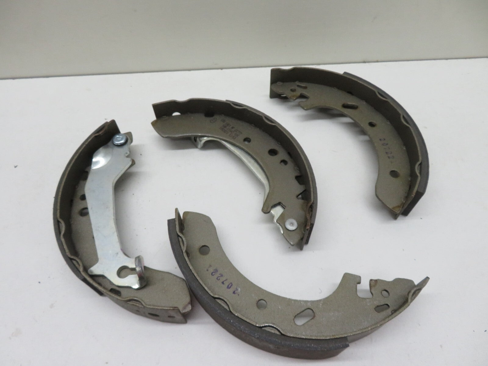 REAR BRAKE SHOES FOR FORD ESCORT COURIER UNIPART GBS1361AF