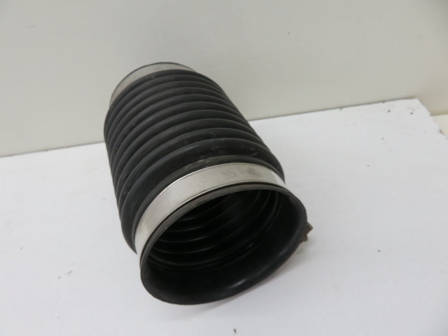 PORSCHE CAYENNE 955 V8 AIR INTAKE PIPE 2003-2006 1718-16