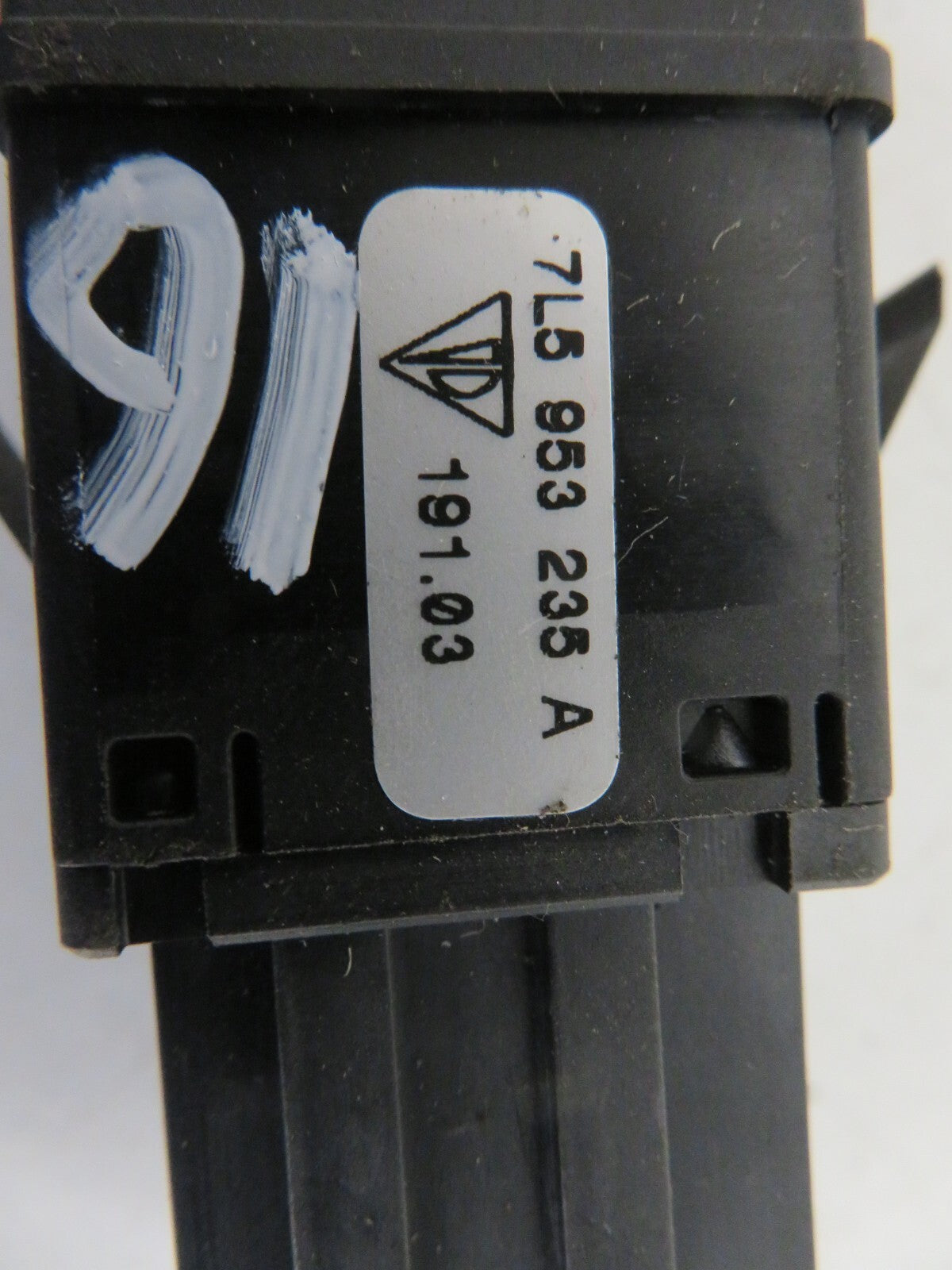 PORSCHE CAYENNE HAZARD SWITCH 7L5953235A 2003-2009 STMIX1458-16