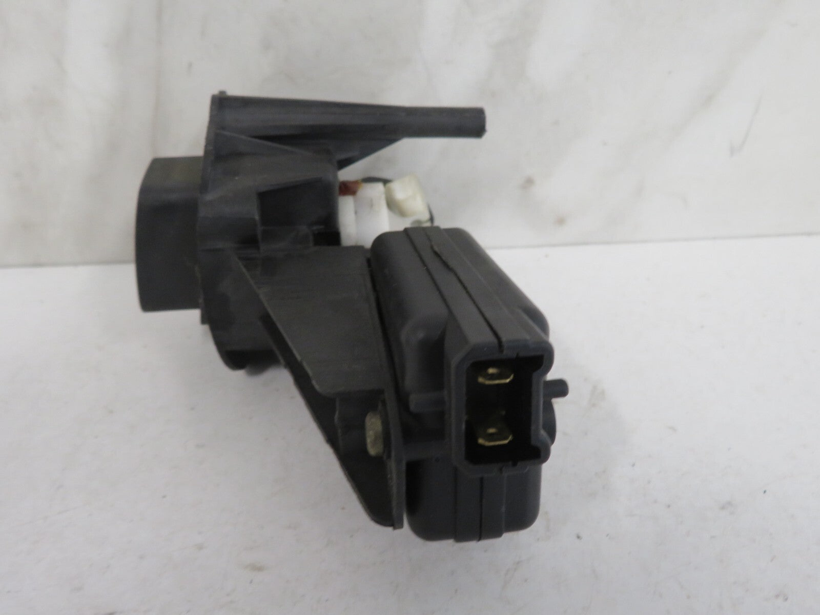 RENAULT CLIO MK2 PHASE 1 BOOT OPEN SWITCH 1998-2001 A1652-12