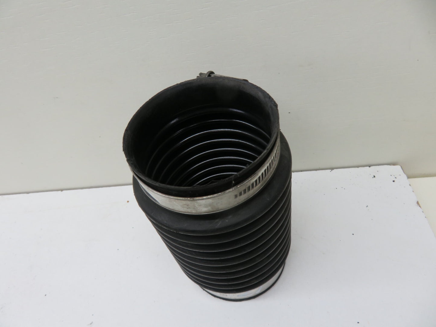 PORSCHE CAYENNE 955 V8 AIR INTAKE PIPE 2003-2006 1718-17