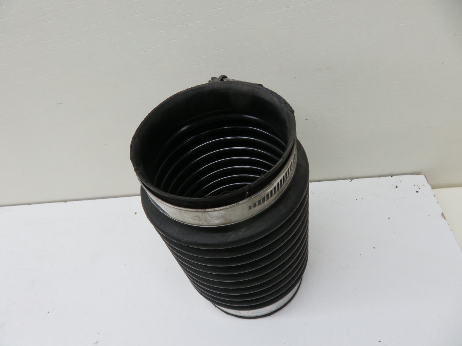 PORSCHE CAYENNE 955 V8 AIR INTAKE PIPE 2003-2006 1718-17