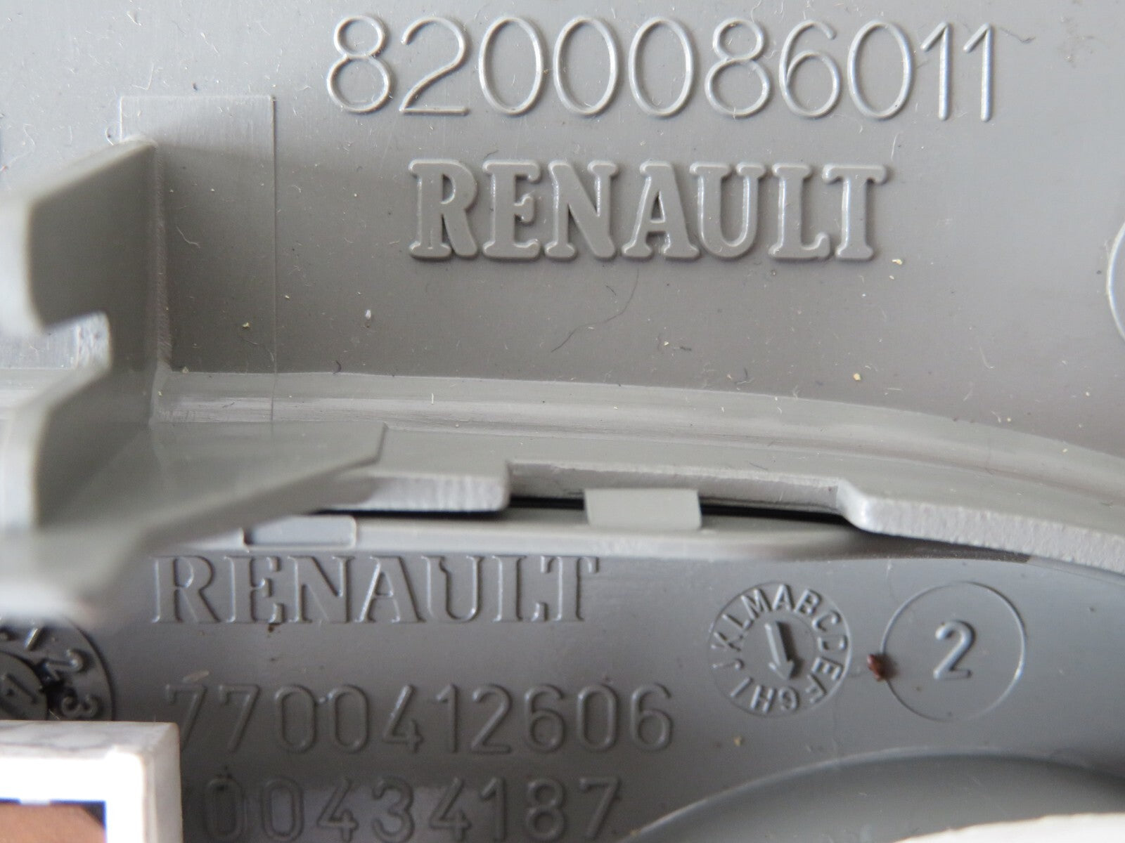 RENAULT CLIO MK2 INTERIOR ROOF LIGHT 8200086011 2001-2006 AMS1457