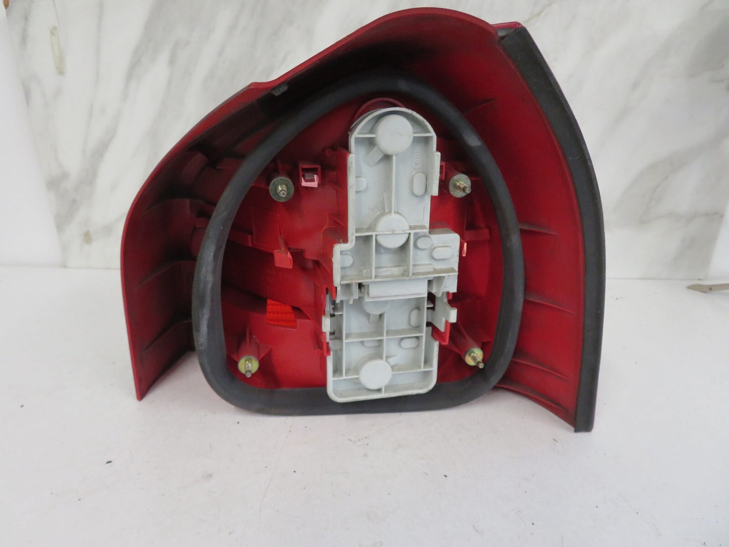 AUDI A3 NS PASSENGER REAR TAIL LIGHT 1996-2000 BK