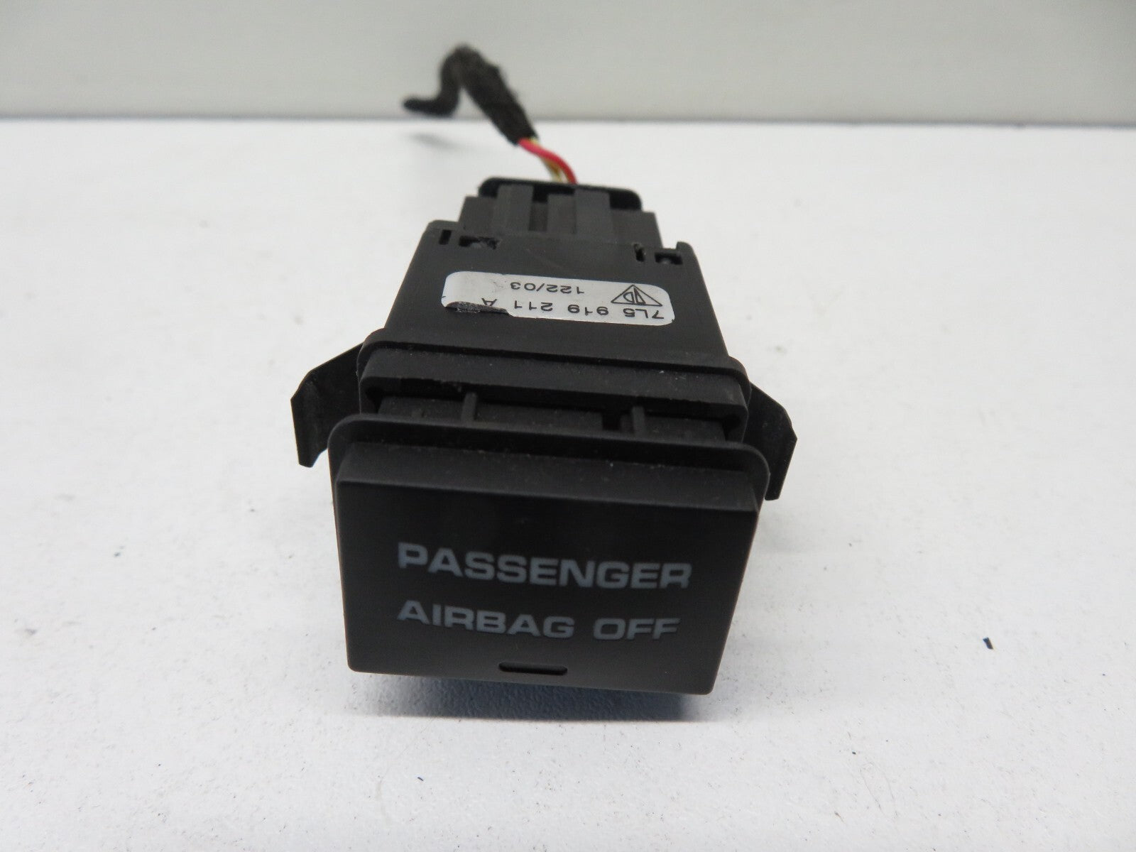 PORSCHE CAYENNE 955 PASSENGER AIRBAG OFF SWITCH 7L5919211A 2003-2006 1721-21