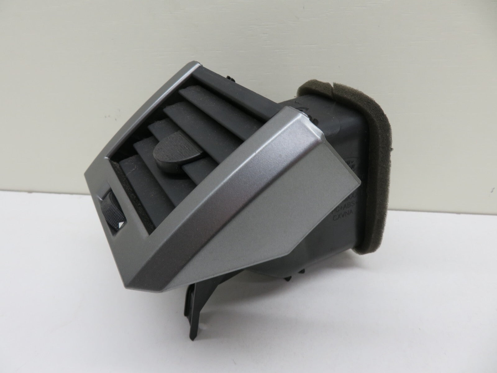 RANGE ROVER SPORT L320 DASHBOARD AIR VENT RH 2005-2009 1049-7