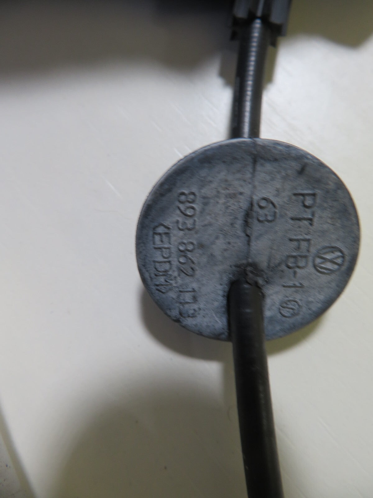 VW TOURAN NSF PASSENGER FRONT DOOR LOCK CATCH 2003-2009 1701-2