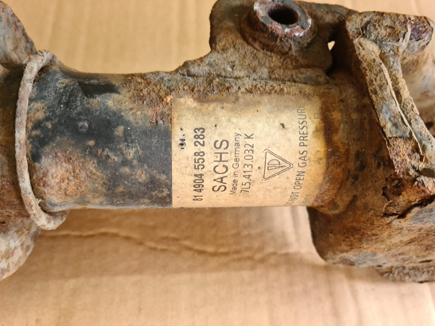 PORSCHE CAYENNE S 955 FRONT OS DRIVER SUSPENSION LEG 7L5413032K 2003-2006 SA-1