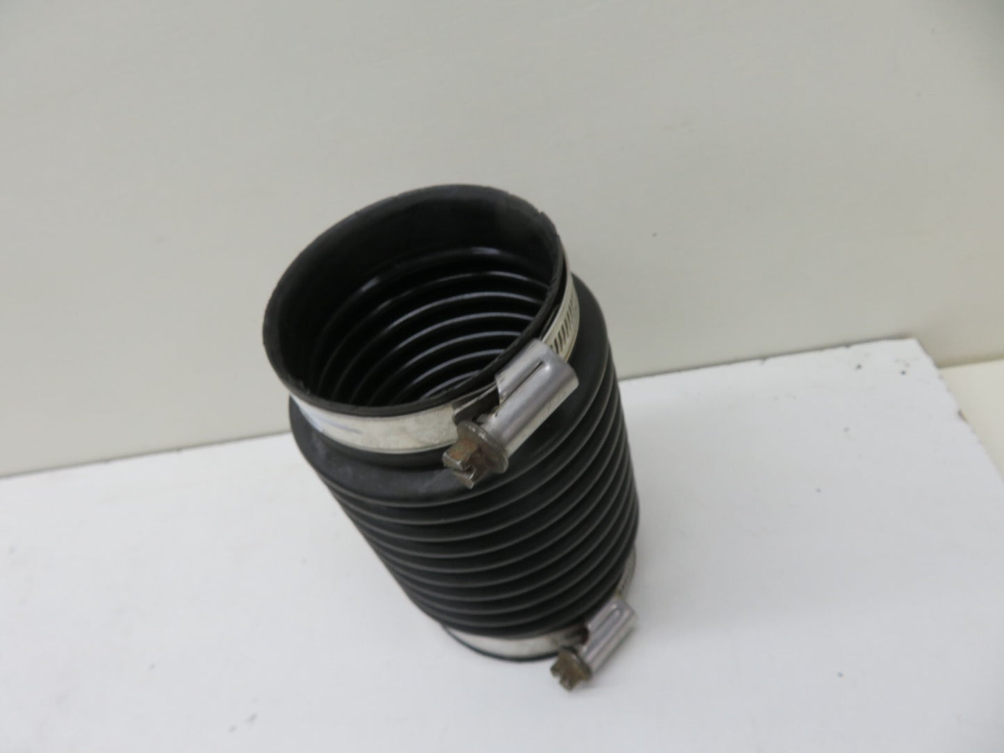 PORSCHE CAYENNE 955 V8 AIR INTAKE PIPE 2003-2006 1718-16