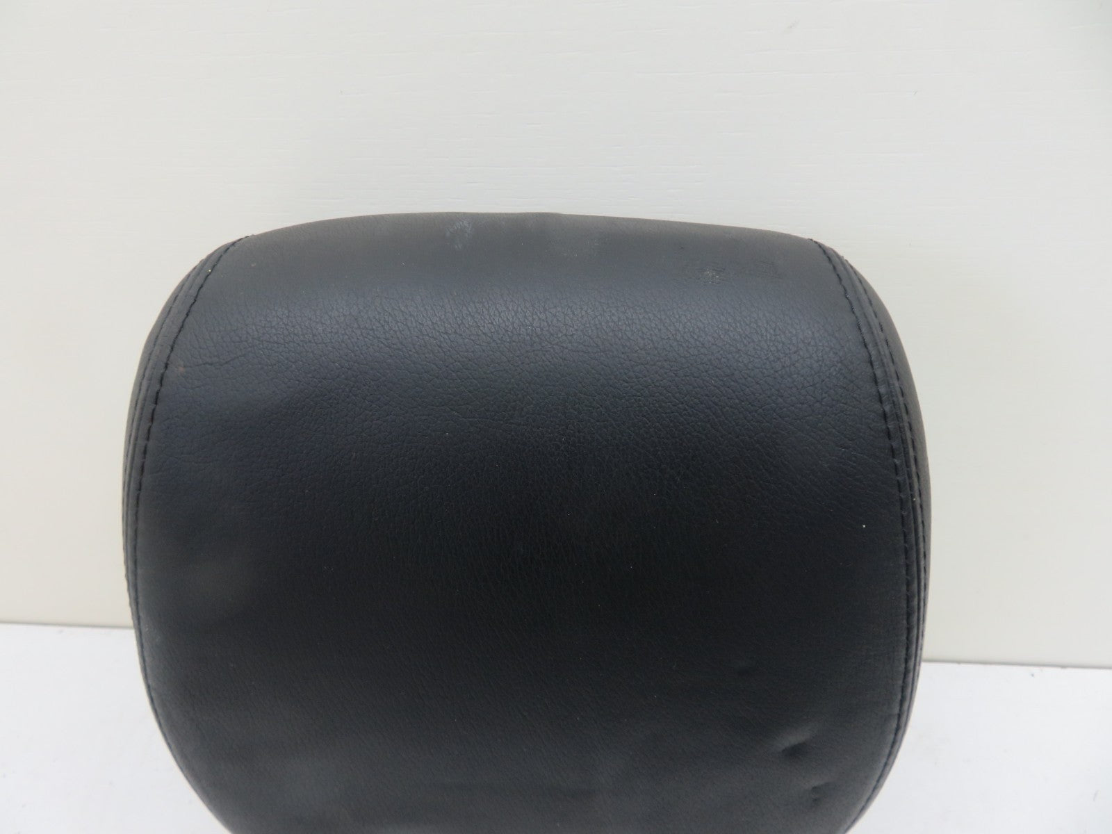 PORSCHE CAYENNE 955 REAR LEATHER HEAD REST LEFT OR RIGHT 2003-2006